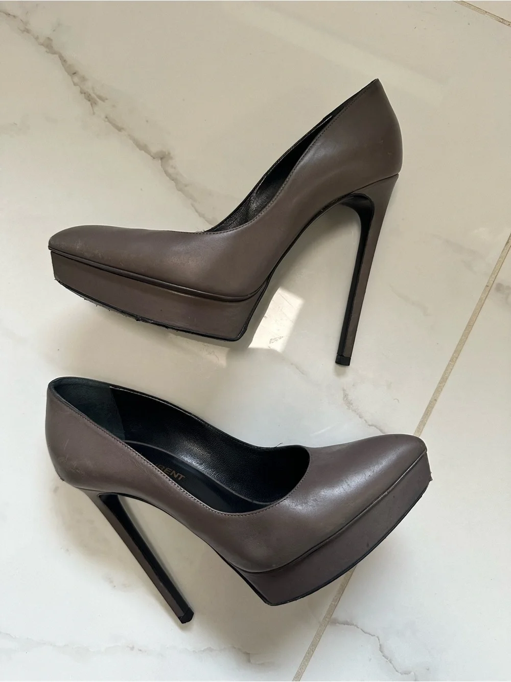 Saint Laurent Pointed-Toe Stiletto Pumps - Picture 8 of 13